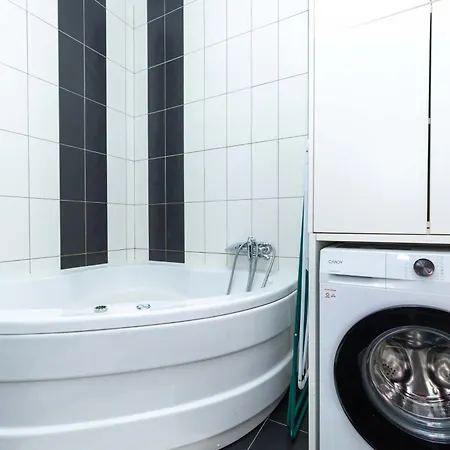 Red With Private Parking 扎达尔